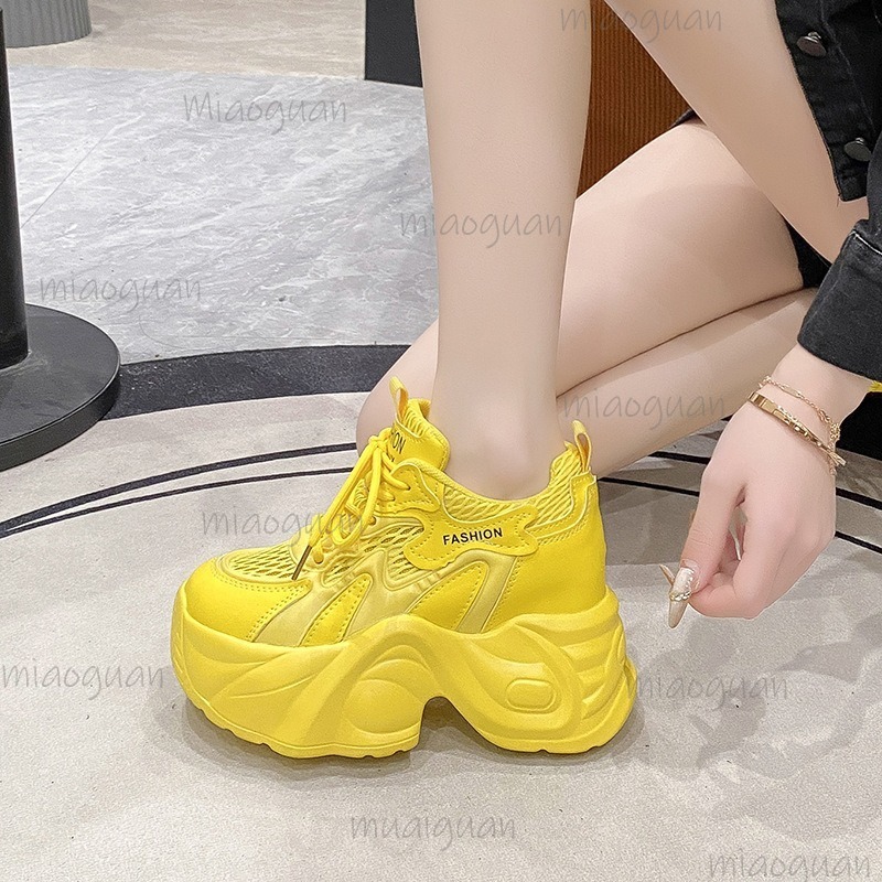 Guipure Lace Panel - Damskie przewiewne sneakersy na grubej platformie